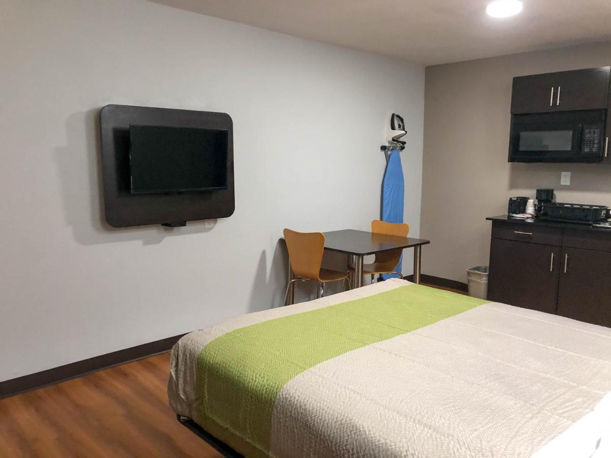 Hotel 6 Wichita, Ks - Airport