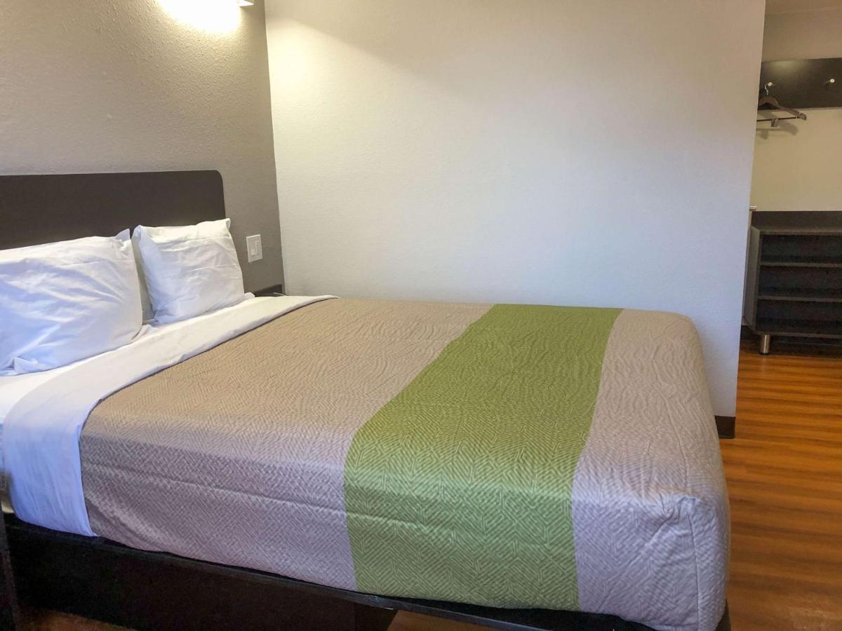 6 Wichita, Ks - Airport 2* Wichita